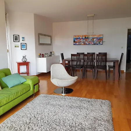 Family Space 90m2 特罗吉尔